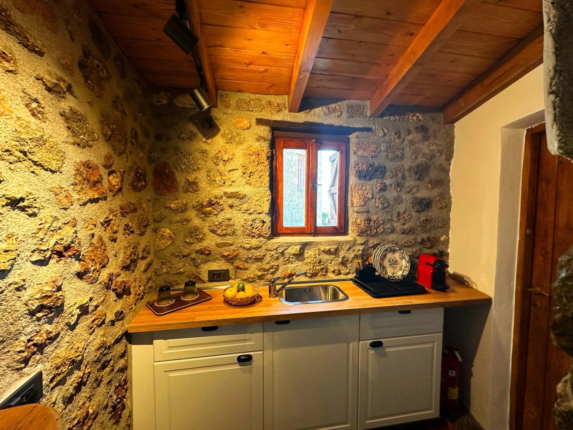 Fteri Stone House In Platanos, Akrata Apartment Ngoại thất bức ảnh