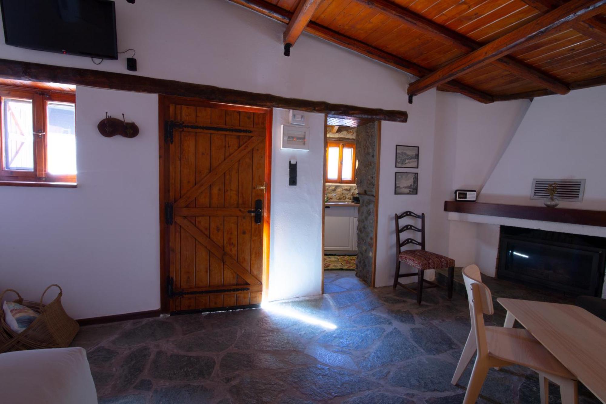 Fteri Stone House In Platanos, Akrata Apartment Ngoại thất bức ảnh